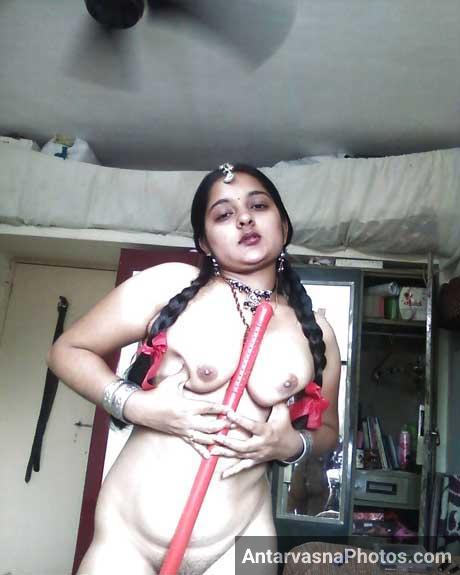 https://pub-5fcdf72a54cd4edbb03ec3edaa415a42.r2.dev/nakedleaks/seductive_bhabhi_uses_jhaadu_in_private_moment/6.jpg