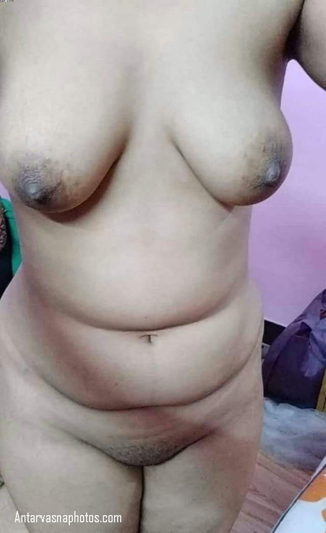 https://pub-5fcdf72a54cd4edbb03ec3edaa415a42.r2.dev/nakedleaks/seductive_desi_girlfriend's_busty_photos/10.jpg