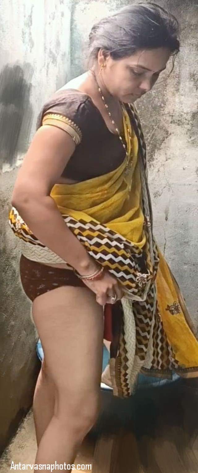 https://pub-5fcdf72a54cd4edbb03ec3edaa415a42.r2.dev/nakedleaks/seductive_desi_images_of_pooja_bhabhi/2.jpg