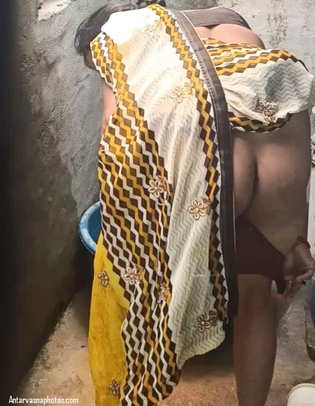 https://pub-5fcdf72a54cd4edbb03ec3edaa415a42.r2.dev/nakedleaks/seductive_desi_images_of_pooja_bhabhi/3.jpg