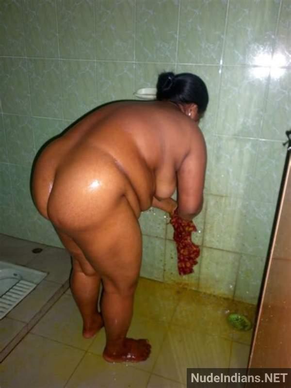 https://pub-5fcdf72a54cd4edbb03ec3edaa415a42.r2.dev/nakedleaks/seductive_desi_mature_aunties_flaunting_their_curves_for_attention/29.jpg