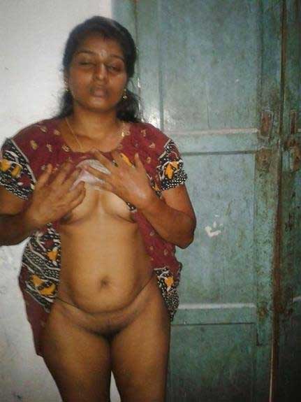https://pub-5fcdf72a54cd4edbb03ec3edaa415a42.r2.dev/nakedleaks/seductive_desires_of_a_traditional_indian_woman/3.jpg