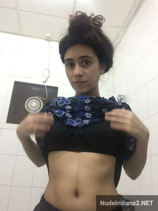 https://pub-5fcdf72a54cd4edbb03ec3edaa415a42.r2.dev/nakedleaks/seductive_display_by_lucknow_girl_afreen_khan_for_boyfriend/17.jpg