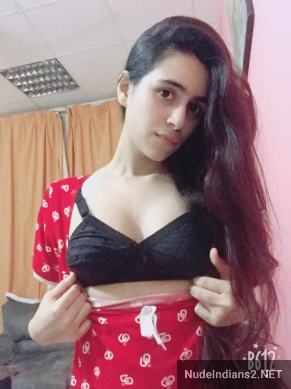 https://pub-5fcdf72a54cd4edbb03ec3edaa415a42.r2.dev/nakedleaks/seductive_display_by_lucknow_girl_afreen_khan_for_boyfriend/24.jpg
