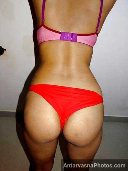 https://pub-5fcdf72a54cd4edbb03ec3edaa415a42.r2.dev/nakedleaks/seductive_display_of_an_indian_wife's_attractive_body/2.jpg