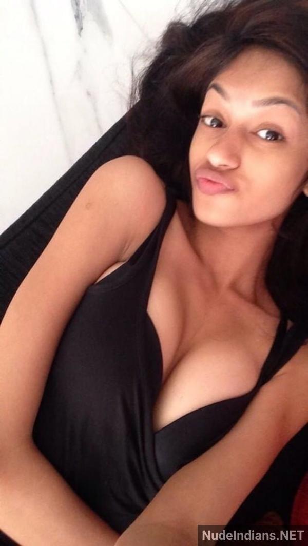 https://pub-5fcdf72a54cd4edbb03ec3edaa415a42.r2.dev/nakedleaks/seductive_display_of_curvy_figure_by_south_delhi_girlfriend_niyati/15.jpg