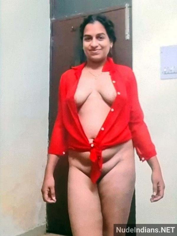 https://pub-5fcdf72a54cd4edbb03ec3edaa415a42.r2.dev/nakedleaks/seductive_hyderabad_bhabhi_exposes_her_breasts_to_entice_her_lover/3.jpg