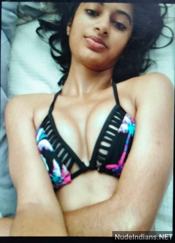 https://pub-5fcdf72a54cd4edbb03ec3edaa415a42.r2.dev/nakedleaks/seductive_hyderabad_bhabhi_exposes_her_breasts_to_entice_her_lover/5.jpg