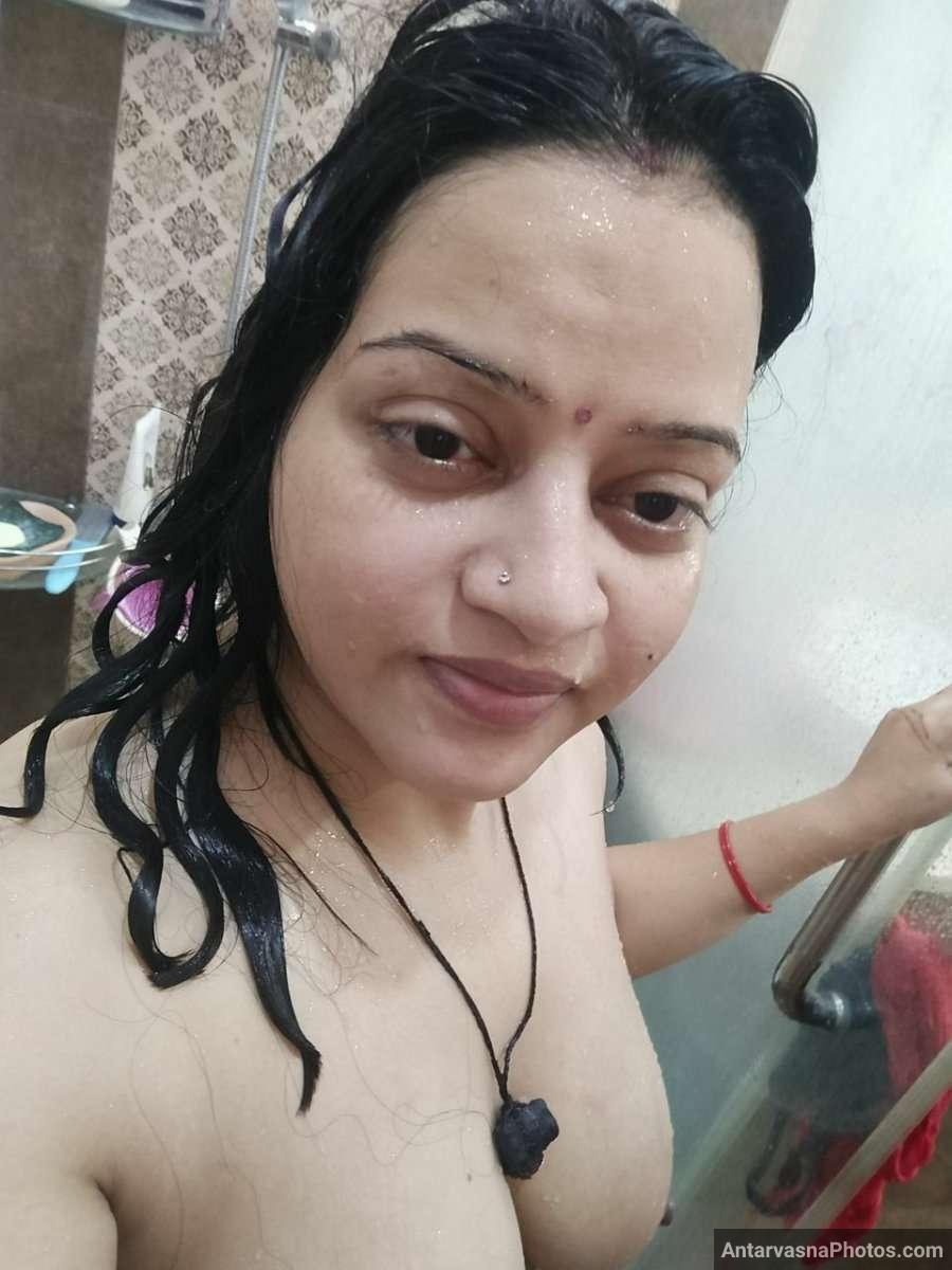 https://pub-5fcdf72a54cd4edbb03ec3edaa415a42.r2.dev/nakedleaks/seductive_images_of_a_bengali_aunt_from_kolkata/6.jpg