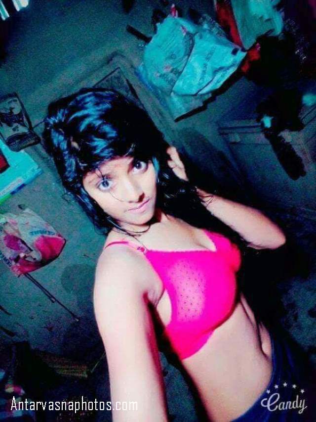 https://pub-5fcdf72a54cd4edbb03ec3edaa415a42.r2.dev/nakedleaks/seductive_images_of_a_female_college_student/1.jpg