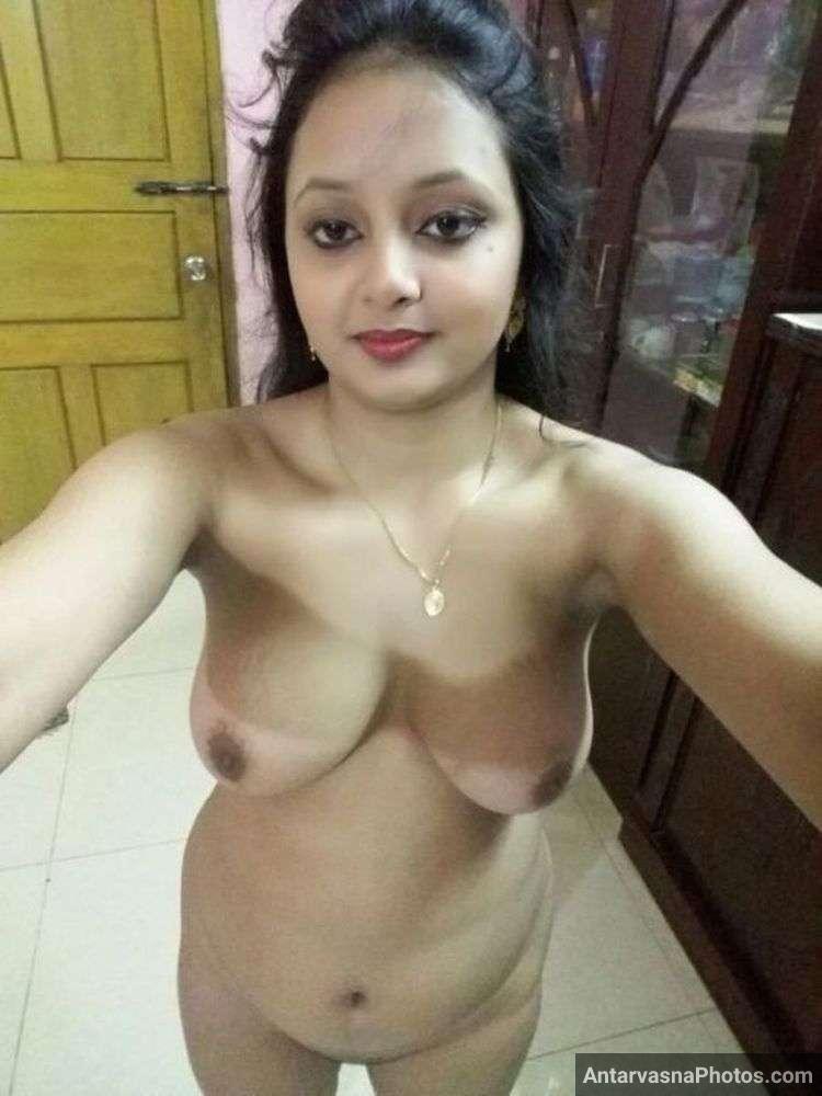 https://pub-5fcdf72a54cd4edbb03ec3edaa415a42.r2.dev/nakedleaks/seductive_images_of_a_rajasthani_marwadi_wife/17.jpg