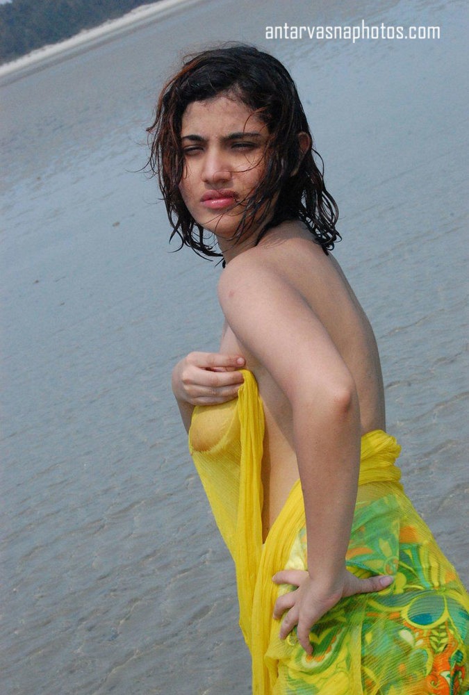 https://pub-5fcdf72a54cd4edbb03ec3edaa415a42.r2.dev/nakedleaks/seductive_images_of_a_tamil_model/0.jpg