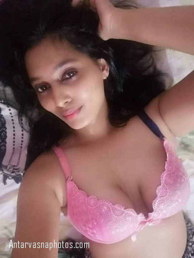 https://pub-5fcdf72a54cd4edbb03ec3edaa415a42.r2.dev/nakedleaks/seductive_images_of_a_topless_woman/4.jpg