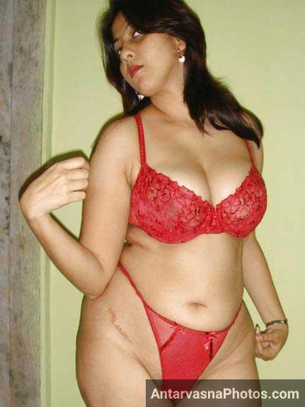 https://pub-5fcdf72a54cd4edbb03ec3edaa415a42.r2.dev/nakedleaks/seductive_images_of_an_indian_beauty/1.jpg