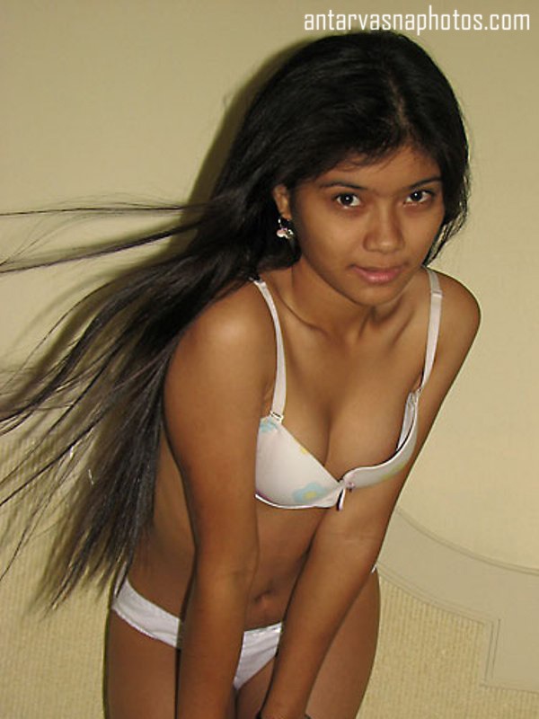https://pub-5fcdf72a54cd4edbb03ec3edaa415a42.r2.dev/nakedleaks/seductive_images_of_anjali's_youthful_bosom/1.jpg