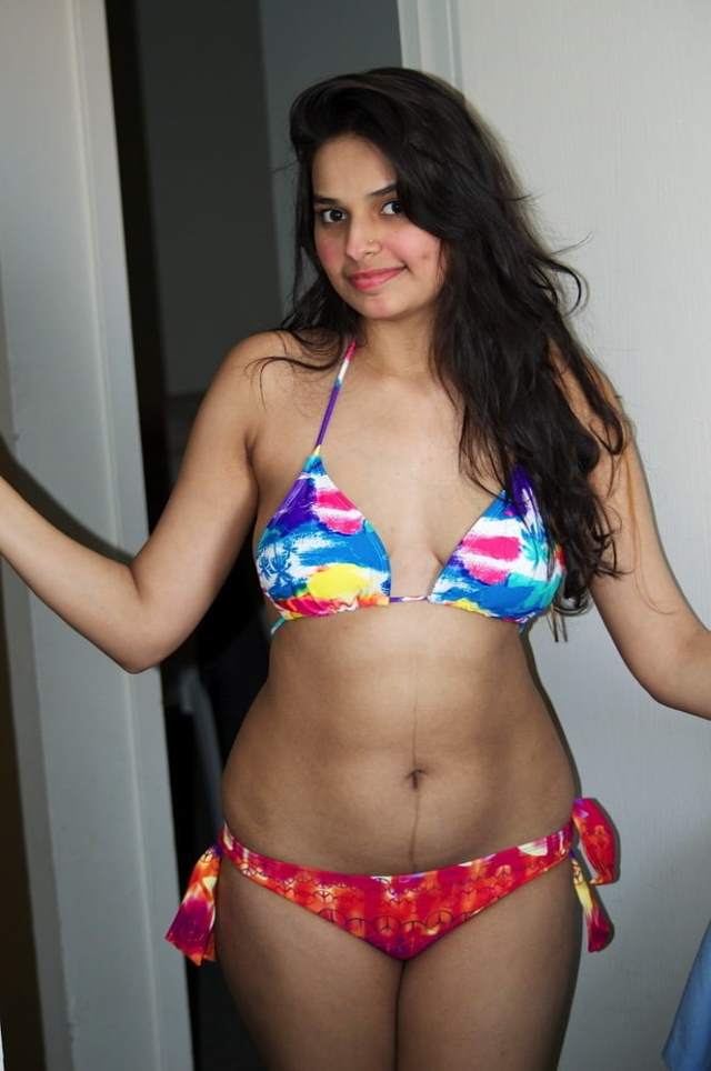https://pub-5fcdf72a54cd4edbb03ec3edaa415a42.r2.dev/nakedleaks/seductive_images_of_anu,_an_indian_beauty/20.jpg