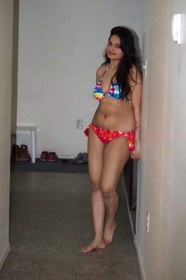 https://pub-5fcdf72a54cd4edbb03ec3edaa415a42.r2.dev/nakedleaks/seductive_images_of_anu,_an_indian_beauty/9.jpg