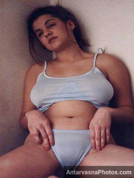 https://pub-5fcdf72a54cd4edbb03ec3edaa415a42.r2.dev/nakedleaks/seductive_images_of_bollywood_b_grade_actress/2.jpg