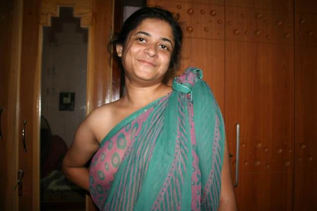 https://pub-5fcdf72a54cd4edbb03ec3edaa415a42.r2.dev/nakedleaks/seductive_images_of_desi_aunties/6.jpg