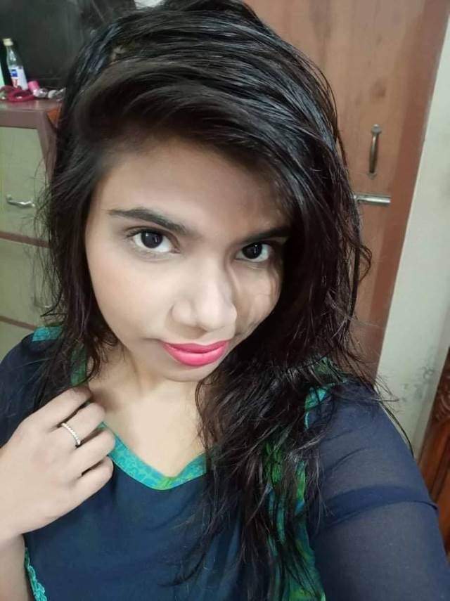 https://pub-5fcdf72a54cd4edbb03ec3edaa415a42.r2.dev/nakedleaks/seductive_images_of_desi_beauty/1.jpg