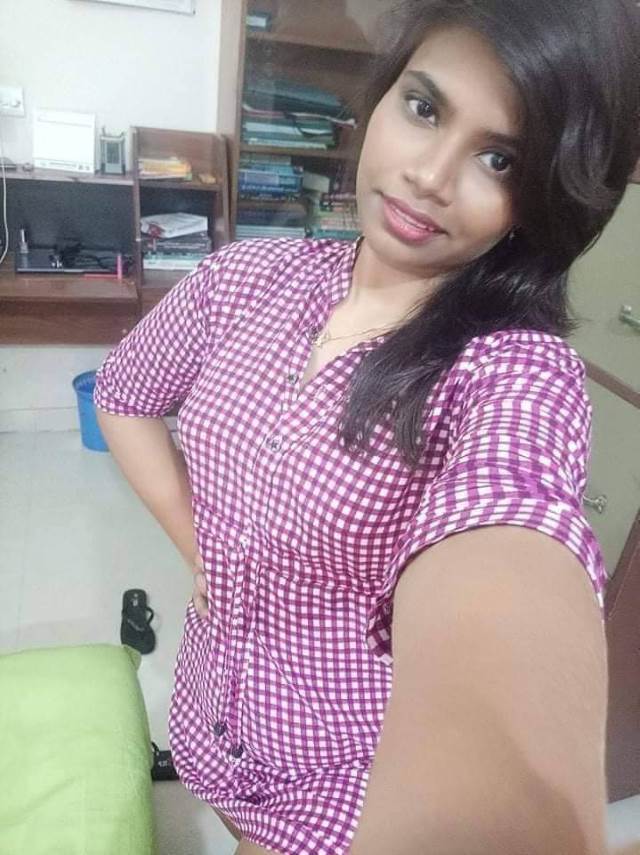 https://pub-5fcdf72a54cd4edbb03ec3edaa415a42.r2.dev/nakedleaks/seductive_images_of_desi_beauty/4.jpg