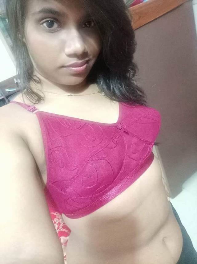 https://pub-5fcdf72a54cd4edbb03ec3edaa415a42.r2.dev/nakedleaks/seductive_images_of_desi_beauty/6.jpg