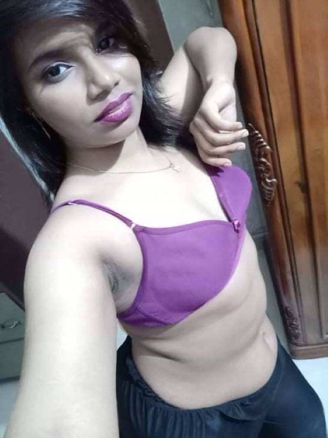 https://pub-5fcdf72a54cd4edbb03ec3edaa415a42.r2.dev/nakedleaks/seductive_images_of_desi_beauty/7.jpg