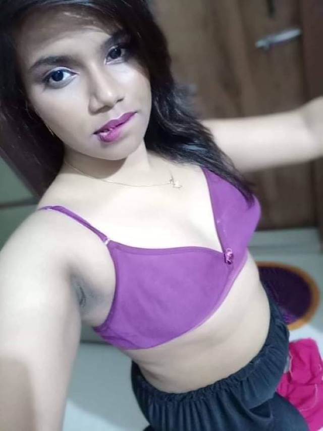 https://pub-5fcdf72a54cd4edbb03ec3edaa415a42.r2.dev/nakedleaks/seductive_images_of_desi_beauty/8.jpg