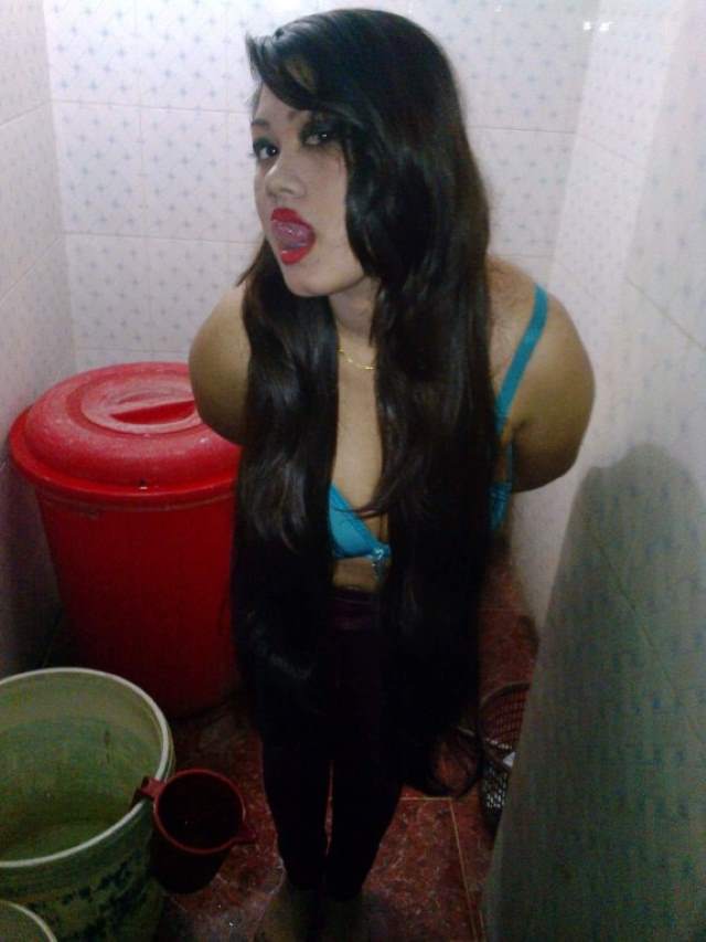 https://pub-5fcdf72a54cd4edbb03ec3edaa415a42.r2.dev/nakedleaks/seductive_images_of_desi_girl_parul_in_hindi/17.jpg