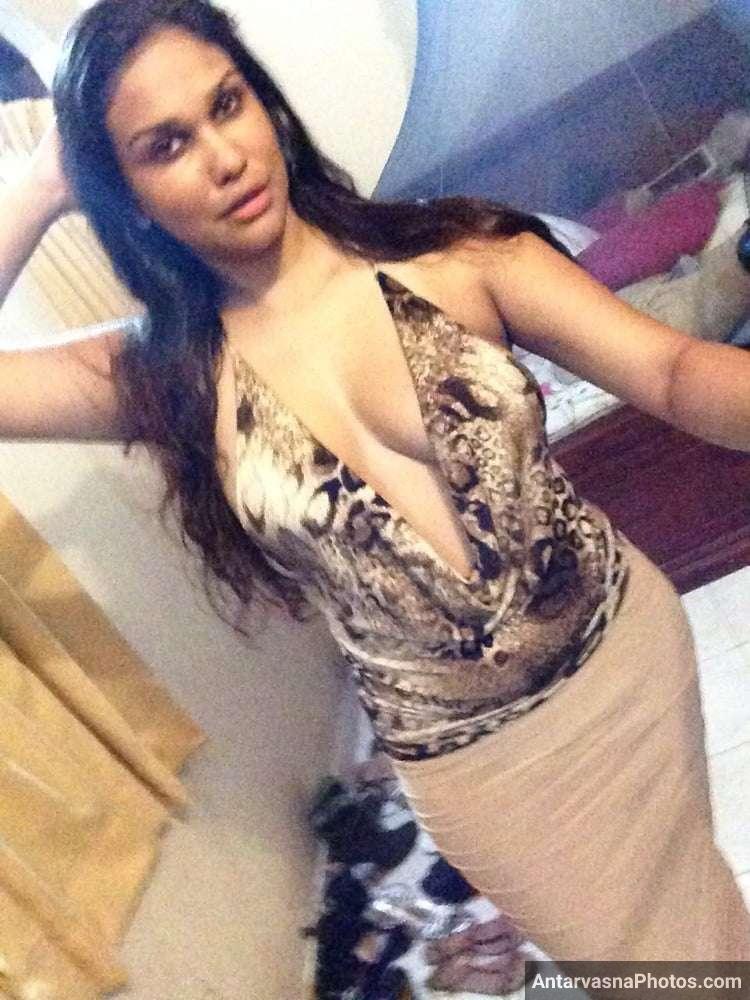 https://pub-5fcdf72a54cd4edbb03ec3edaa415a42.r2.dev/nakedleaks/seductive_images_of_desirable_indian_aunt_exposed/2.jpg
