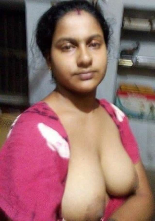 https://pub-5fcdf72a54cd4edbb03ec3edaa415a42.r2.dev/nakedleaks/seductive_images_of_indian_aunt_receiving_cumshot_in_mouth/3.jpg