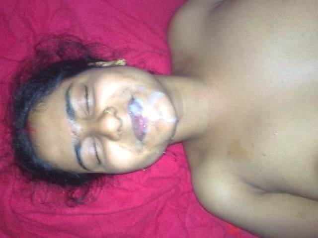 Seductive Images of Indian Aunt receiving Cumshot in Mouth