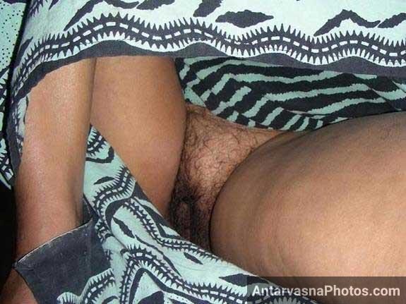 https://pub-5fcdf72a54cd4edbb03ec3edaa415a42.r2.dev/nakedleaks/seductive_images_of_indian_aunties/3.jpg