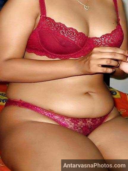 https://pub-5fcdf72a54cd4edbb03ec3edaa415a42.r2.dev/nakedleaks/seductive_images_of_indian_bhabhi_in_bra_and_panties/0.jpg
