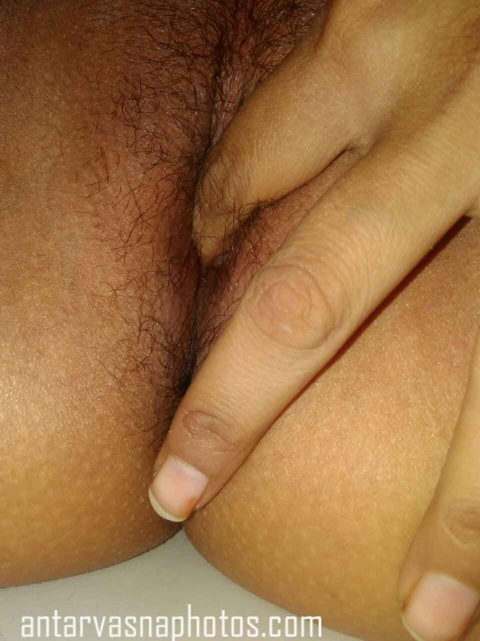 https://pub-5fcdf72a54cd4edbb03ec3edaa415a42.r2.dev/nakedleaks/seductive_images_of_indian_teen's_passionate_moments/3.jpg