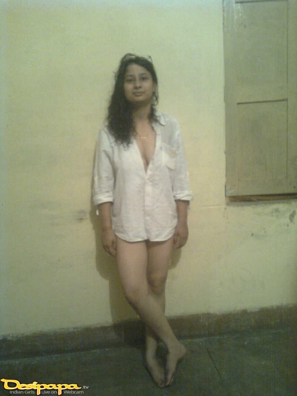 https://pub-5fcdf72a54cd4edbb03ec3edaa415a42.r2.dev/nakedleaks/seductive_images_of_indian_teenager_kavita/3.jpg