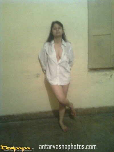 Seductive images of Indian teenager Kavita