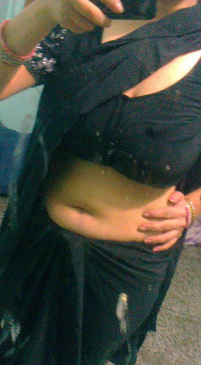 https://pub-5fcdf72a54cd4edbb03ec3edaa415a42.r2.dev/nakedleaks/seductive_images_of_madhuri,_a_girl_from_delhi/12.jpg