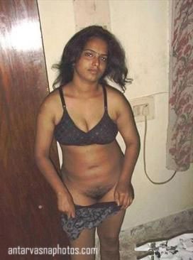 https://pub-5fcdf72a54cd4edbb03ec3edaa415a42.r2.dev/nakedleaks/seductive_images_of_mahi,_a_south_indian_wife/2.jpg