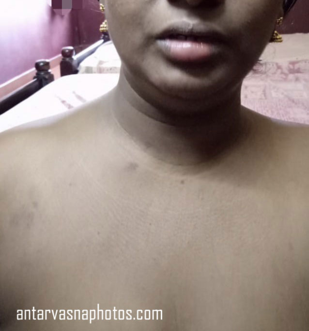 https://pub-5fcdf72a54cd4edbb03ec3edaa415a42.r2.dev/nakedleaks/seductive_images_of_mature_indian_woman's_breasts/0.jpg