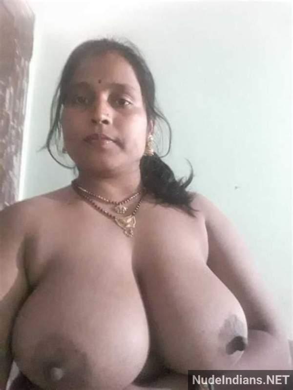 https://pub-5fcdf72a54cd4edbb03ec3edaa415a42.r2.dev/nakedleaks/seductive_images_of_mature_moms_and_bhabhi/15.jpg
