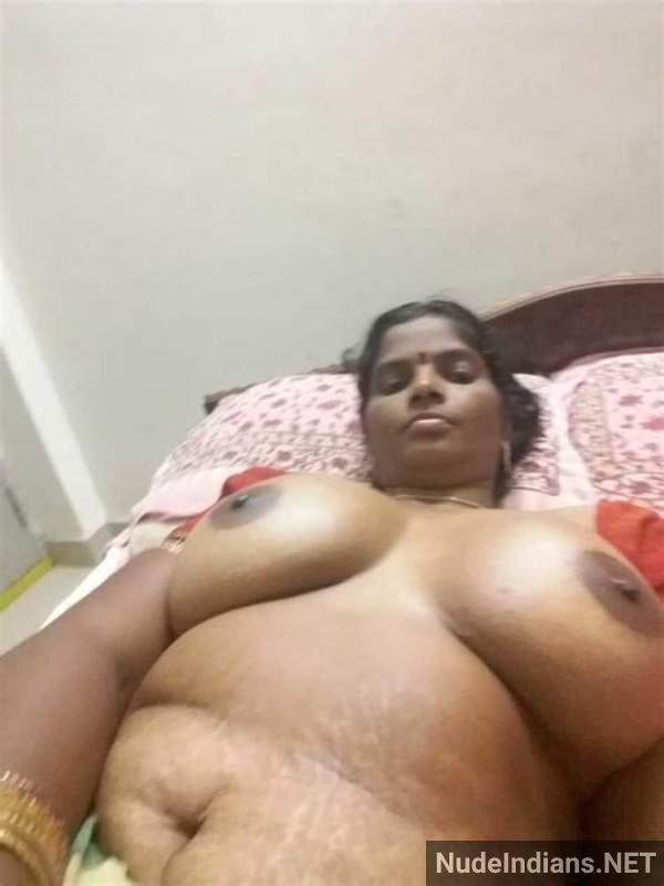https://pub-5fcdf72a54cd4edbb03ec3edaa415a42.r2.dev/nakedleaks/seductive_images_of_mature_moms_and_bhabhi/16.jpg