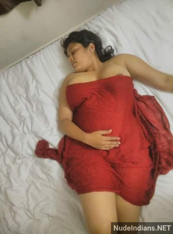 https://pub-5fcdf72a54cd4edbb03ec3edaa415a42.r2.dev/nakedleaks/seductive_images_of_mature_moms_and_bhabhi/25.jpg