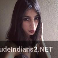 https://pub-5fcdf72a54cd4edbb03ec3edaa415a42.r2.dev/nakedleaks/seductive_images_of_muslim_girl_naziya_showcasing_her_figure/0.jpg