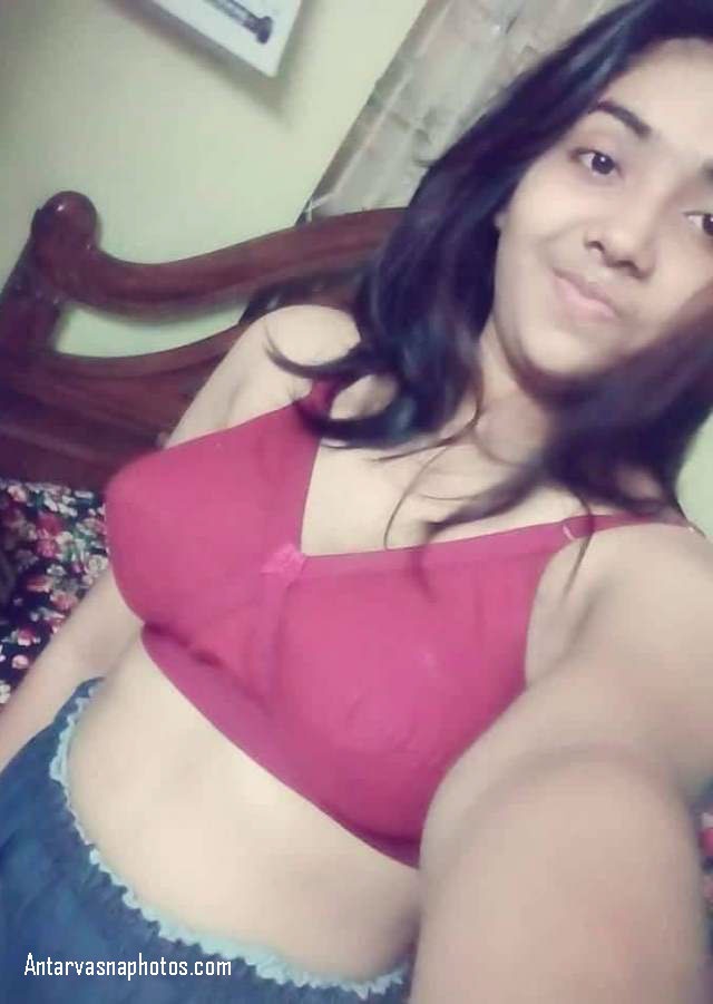 https://pub-5fcdf72a54cd4edbb03ec3edaa415a42.r2.dev/nakedleaks/seductive_images_of_pakistani_beauty_sayara/1.jpg