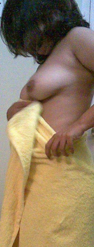 https://pub-5fcdf72a54cd4edbb03ec3edaa415a42.r2.dev/nakedleaks/seductive_images_of_pinki's_bosom/0.jpg