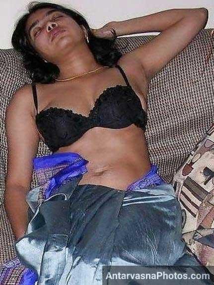 https://pub-5fcdf72a54cd4edbb03ec3edaa415a42.r2.dev/nakedleaks/seductive_images_of_sister_in_stunning_outfits/2.jpg