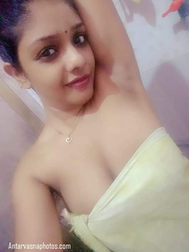 https://pub-5fcdf72a54cd4edbb03ec3edaa415a42.r2.dev/nakedleaks/seductive_images_of_thirsty_indian_girl's_nakedness/3.jpg