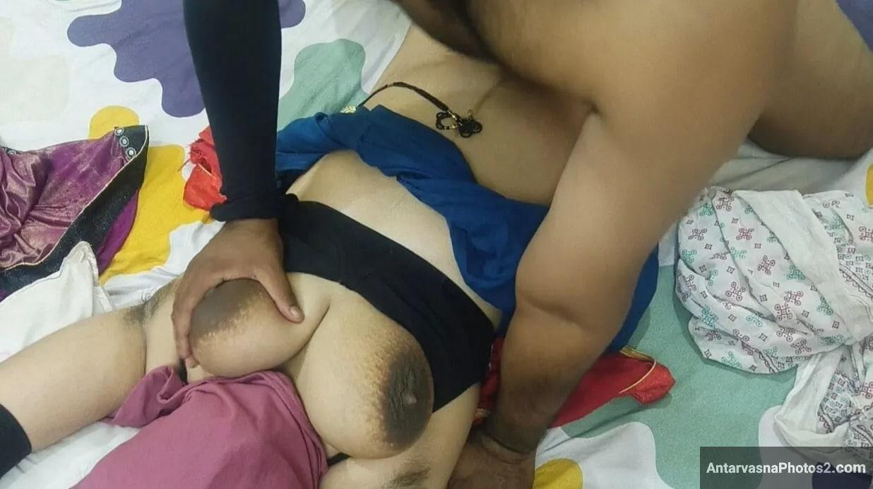 https://pub-5fcdf72a54cd4edbb03ec3edaa415a42.r2.dev/nakedleaks/seductive_indian_aunt's_hot_bedroom_photos/5.jpg