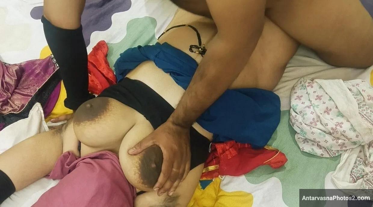 https://pub-5fcdf72a54cd4edbb03ec3edaa415a42.r2.dev/nakedleaks/seductive_indian_aunt's_hot_bedroom_photos/6.jpg